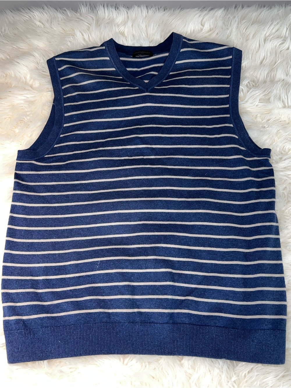 Banana Republic Blue Striped V-Neck Sweater Vest – Men’s (fits like L/XL)